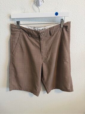 Elysian Men's Flat-Front Shorts in Taupe Plaid